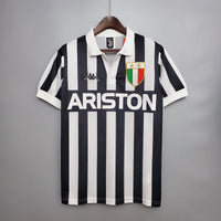 Camiseta Juventus Retro 1984/1985 - Negra e Blanca