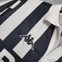 Camiseta Juventus Retro 1984/1985 - Negra e Blanca