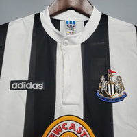 Camiseta Newcastle Retro 1995/1997 - Negra e Blanca