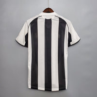 Camiseta Newcastle Retro 2005/2006 - Negra e Blanca